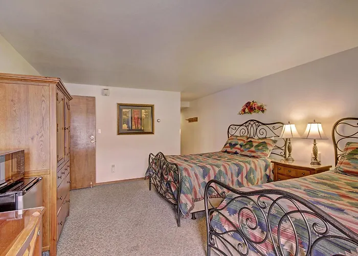 Vs643 Village Square Apartment *