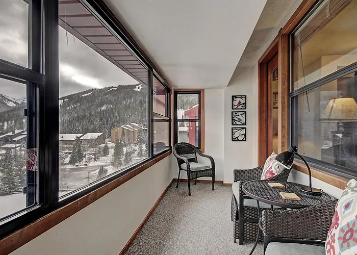 Apartment Vs643 Village Square
